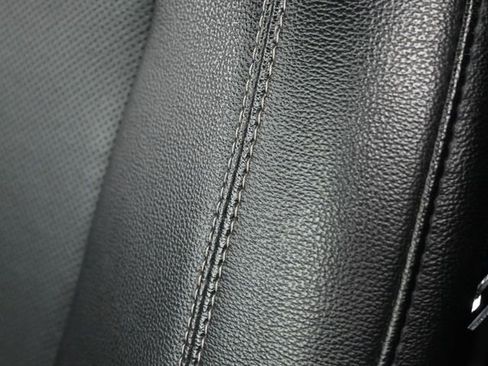 Used 2024 Ford Explorer Limited image 13