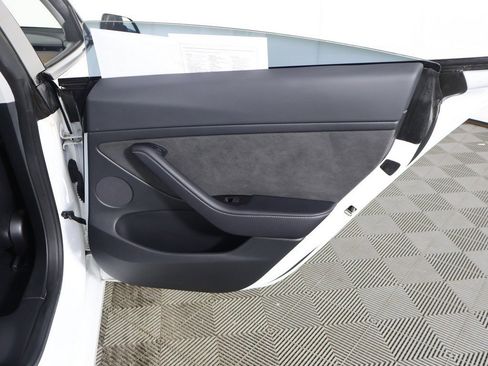 Used 2023 Tesla Model 3 Standard Range image 24