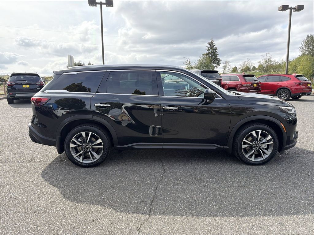Used 2025 INFINITI QX60 Luxe AWD/4WD image 2