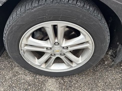 Used 2017 Chevrolet Cruze LT image 11