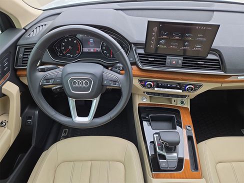 Used 2023 Audi Q5 2.0T Premium w/ Convenience Package image 14