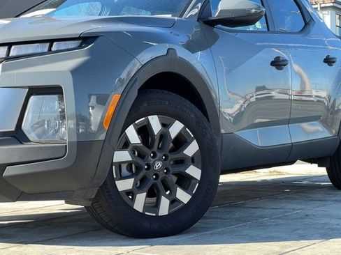 Certified 2025 Hyundai Santa Cruz SE AWD/4WD image 2