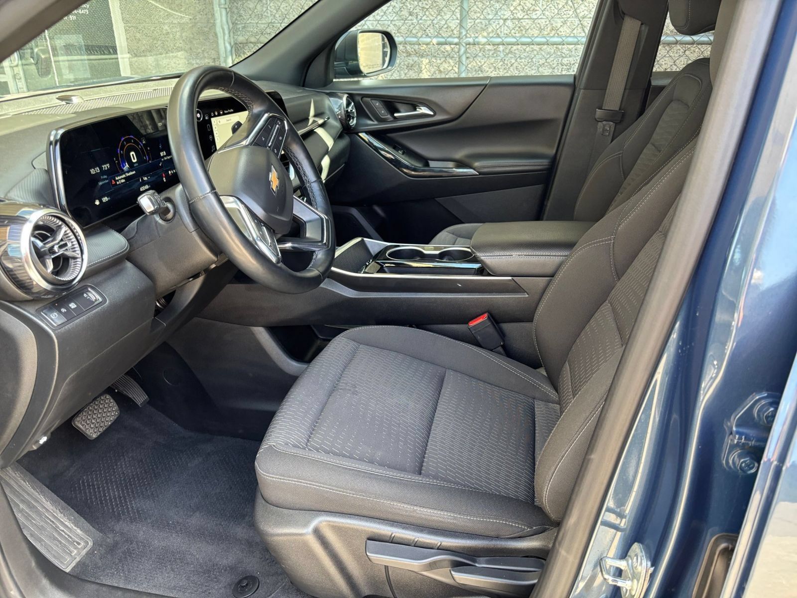 Used 2025 Chevrolet Equinox LT FWD image 26