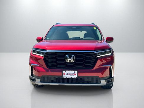 Used 2024 Honda Pilot Touring image 2
