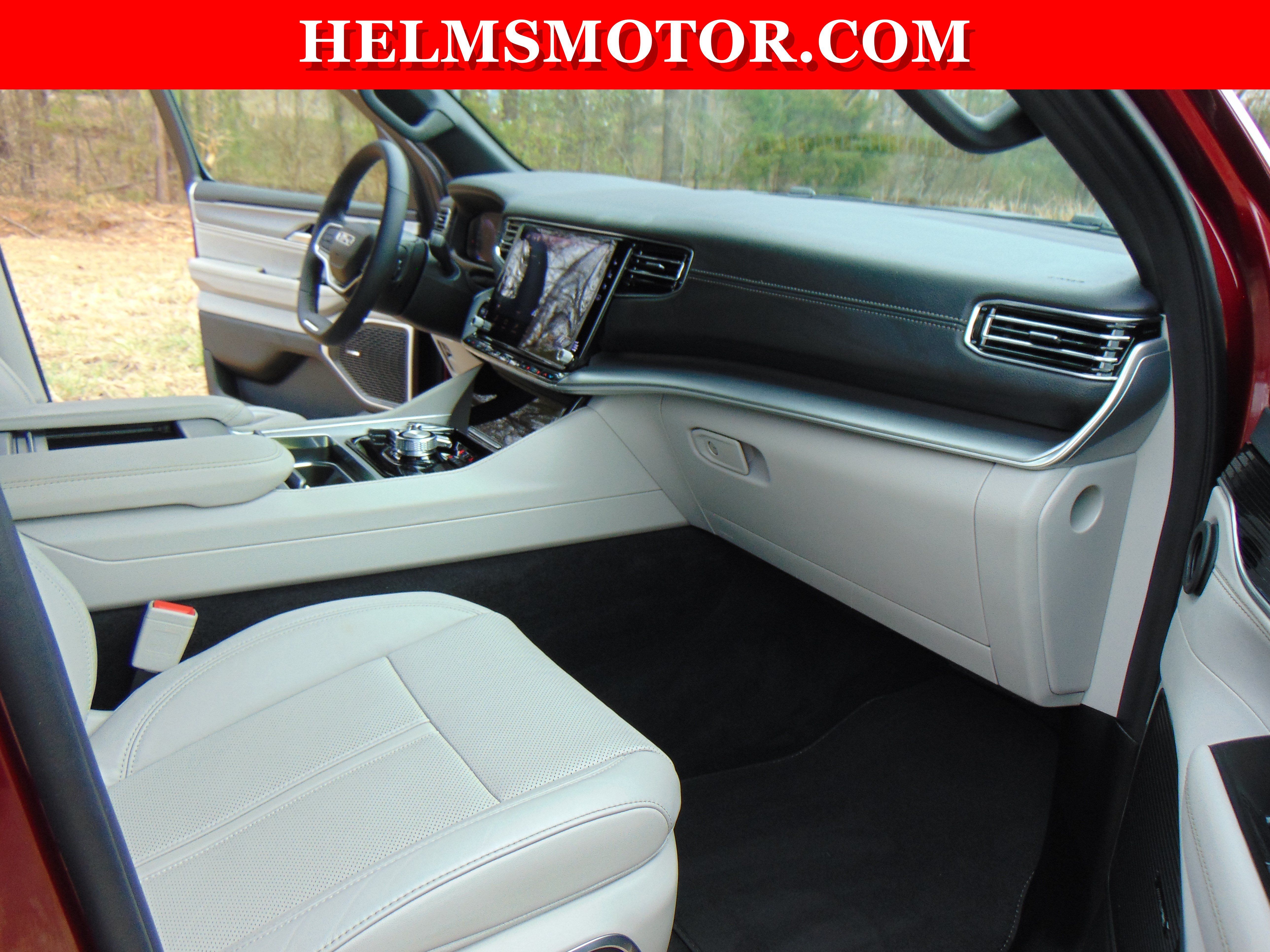 Used 2025 Jeep Wagoneer 4WD image 45