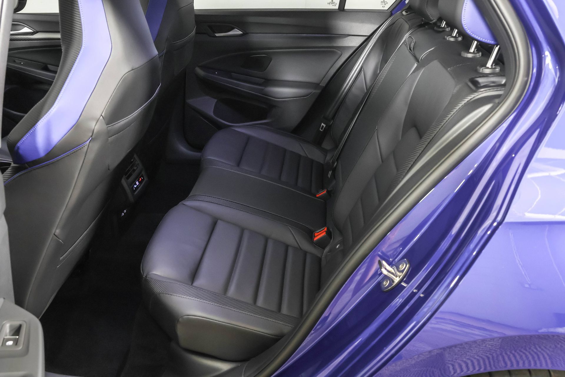 Used 2025 Volkswagen Golf R Black Edition AWD/4WD image 34