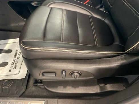 Used 2022 GMC Acadia Denali w/ Denali Technology Package image 29