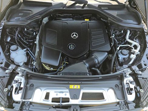 Used 2024 Mercedes-Benz GLC 300 4MATIC image 34