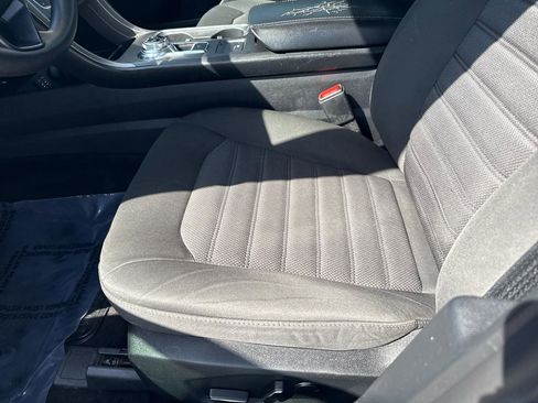 Used 2019 Ford Fusion SE FWD image 10