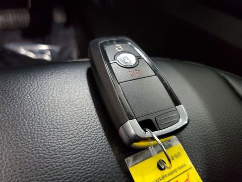 Used 2024 Ford Edge SEL image 32