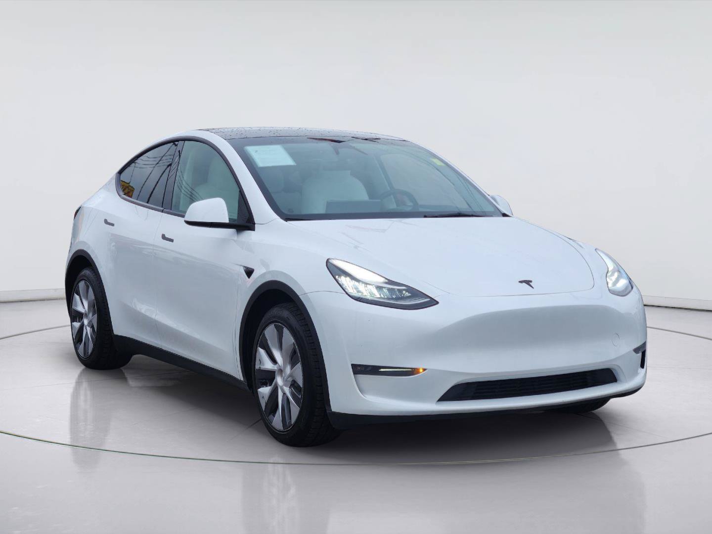 Used 2023 Tesla Model Y Long Range AWD/4WD image 3