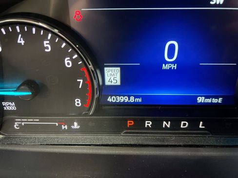 Used 2022 Ford Explorer XLT w/ Equipment Group 202A AWD/4WD image 13