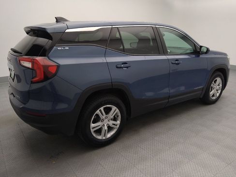 Used 2024 GMC Terrain SLE AWD/4WD image 10