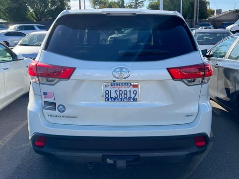 Certified 2019 Toyota Highlander LE AWD/4WD image 5