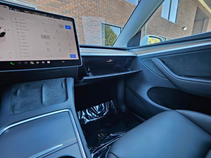 Used 2025 Tesla Model Y Long Range AWD/4WD image 56