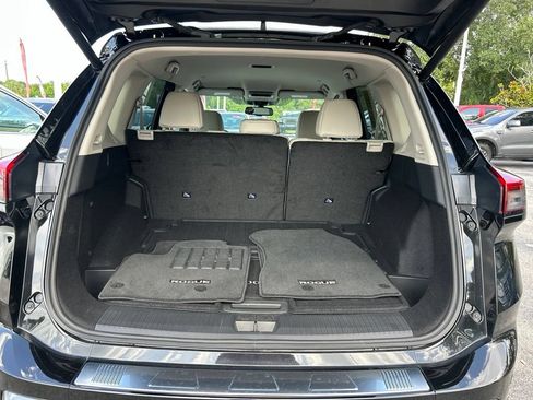 Certified 2025 Nissan Rogue SL FWD image 52