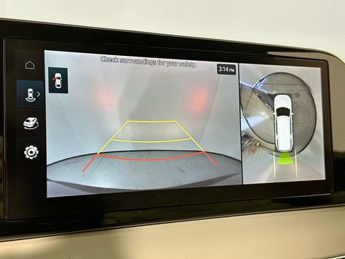 Used 2023 Hyundai Palisade Limited w/ Winter Package image 14