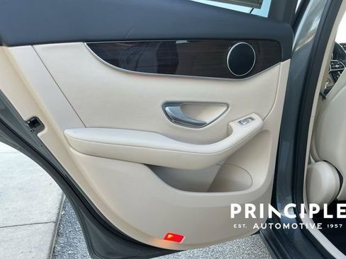 Used 2020 Mercedes-Benz GLC 300 image 26