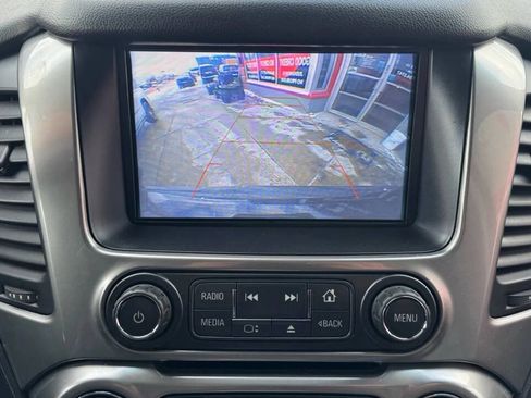 Used 2018 Chevrolet Suburban LT image 28