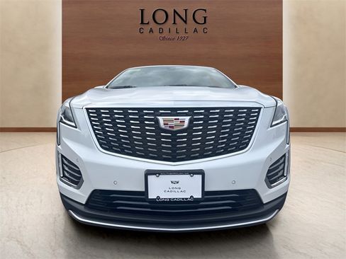 Used 2025 Cadillac XT5 Premium Luxury image 8