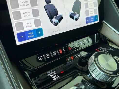 Used 2024 Jeep Grand Wagoneer L 4WD w/ HD Trailer Tow Package image 54