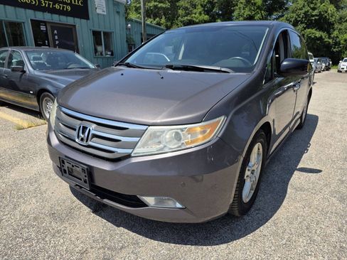 Used 2011 Honda Odyssey Touring Elite image 4