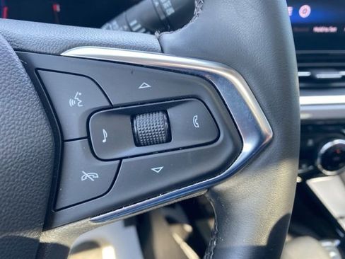 Used 2025 Chevrolet Trax ACTIV w/ Sunroof Package FWD image 13