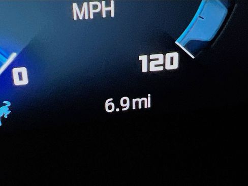 New 2025 Ford Bronco 4-Door image 2