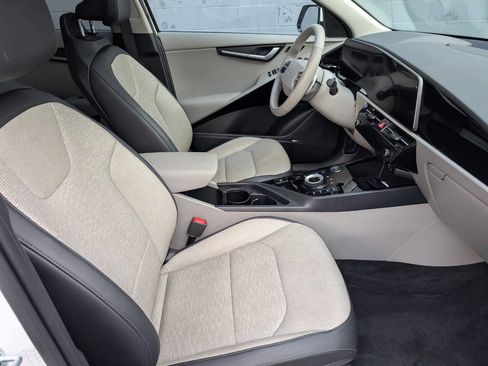 Used 2023 Kia Niro Wave image 8
