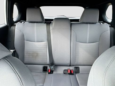 Used 2023 Toyota Corolla Cross SE image 21