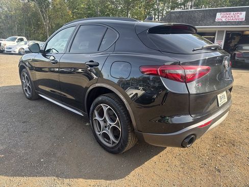 Used 2022 Alfa Romeo Stelvio Ti image 17