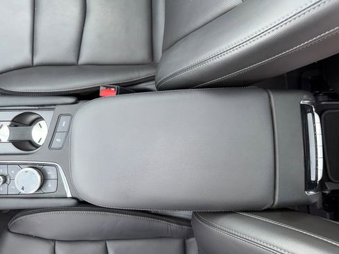 Used 2025 Cadillac XT6 Premium Luxury image 27