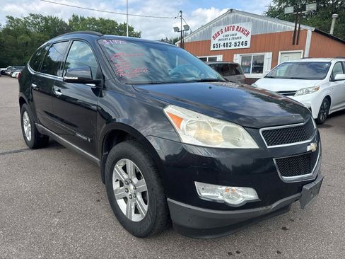 Used 2009 Chevrolet Traverse LT FWD image 3