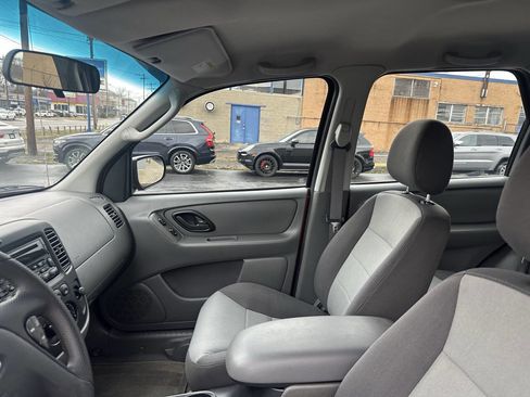 Used 2003 Ford Escape XLS image 39
