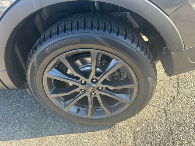 Used 2019 Ford Explorer XLT w/ Equipment Group 202A AWD/4WD image 6