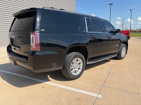 Used 2020 GMC Yukon XL SLT AWD/4WD image 3