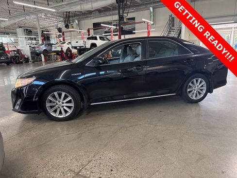 Used 2012 Toyota Camry LE image 3