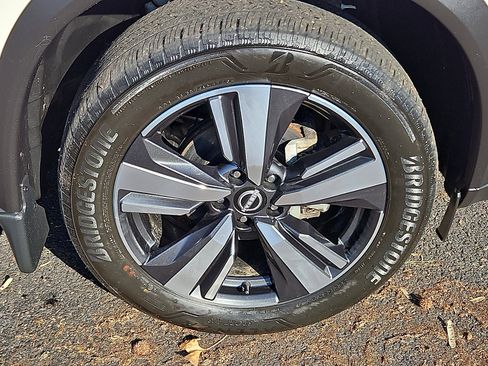 Certified 2023 Nissan Rogue SL image 8