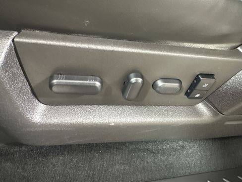 Used 2011 Ford F150 FX4 w/ FX Luxury Pkg AWD/4WD image 10