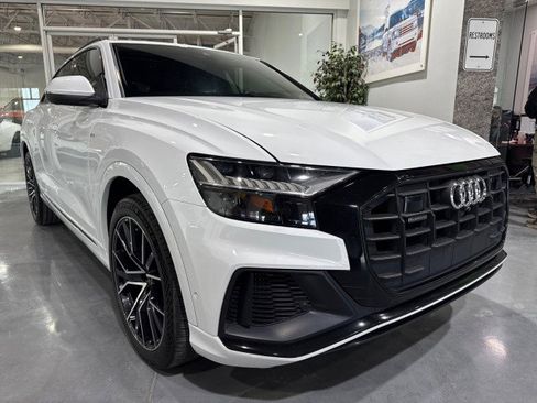 Used 2020 Audi Q8 Prestige w/ Prestige Package image 28