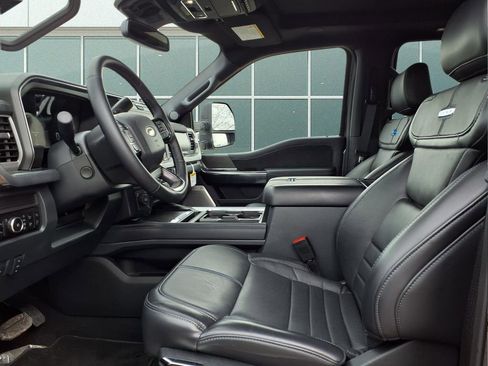 New 2025 Ford F450 Platinum image 18