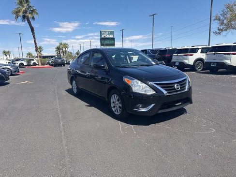 Used 2019 Nissan Versa SV w/ SV Special Edition Package FWD image 4