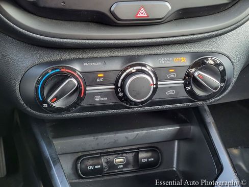 Used 2025 Kia Soul LX w/ LX Technology Package FWD image 20