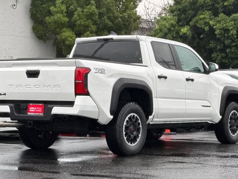 New 2026 Toyota Tacoma TRD Off-Road image 3