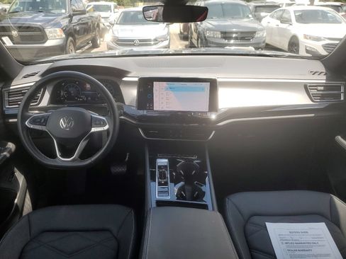 Used 2025 Volkswagen Atlas Cross Sport SE FWD image 9