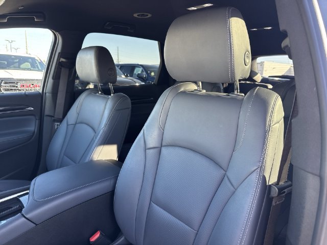 Used 2024 Buick Enclave Essence w/ Sport Touring Edition FWD image 18
