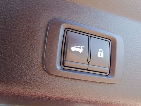Used 2025 Mitsubishi Outlander SE AWD/4WD image 11