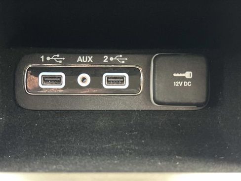 Used 2018 Jeep Grand Cherokee Limited image 17