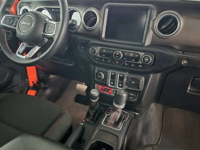 Used 2018 Jeep Wrangler Rubicon AWD/4WD image 32