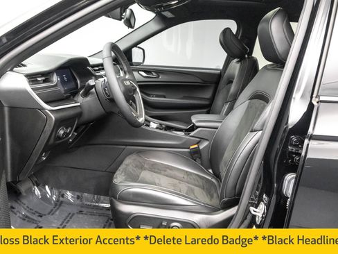 Used 2023 Jeep Grand Cherokee Altitude image 6